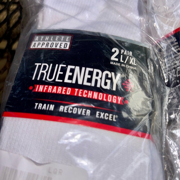 TrueEnergy Over-The-Calf Infrared Technology Compression Socks 4 Pair L/XL White - Picture 7 of 8